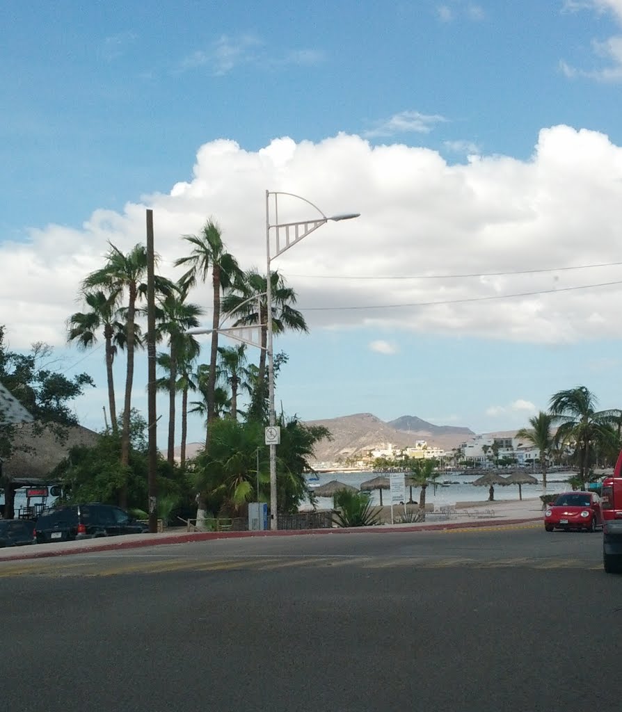 Entrando al Malecon de La Paz, BCS by pibegarces