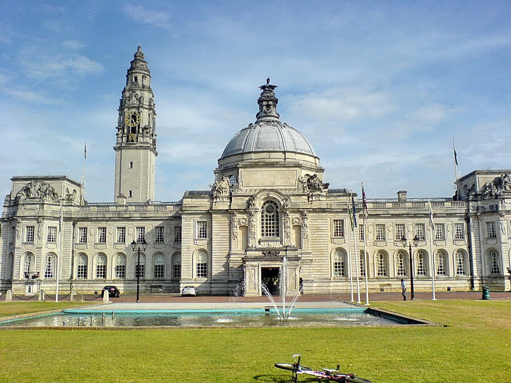 City Hall Cardiff by Gareth.Stadden