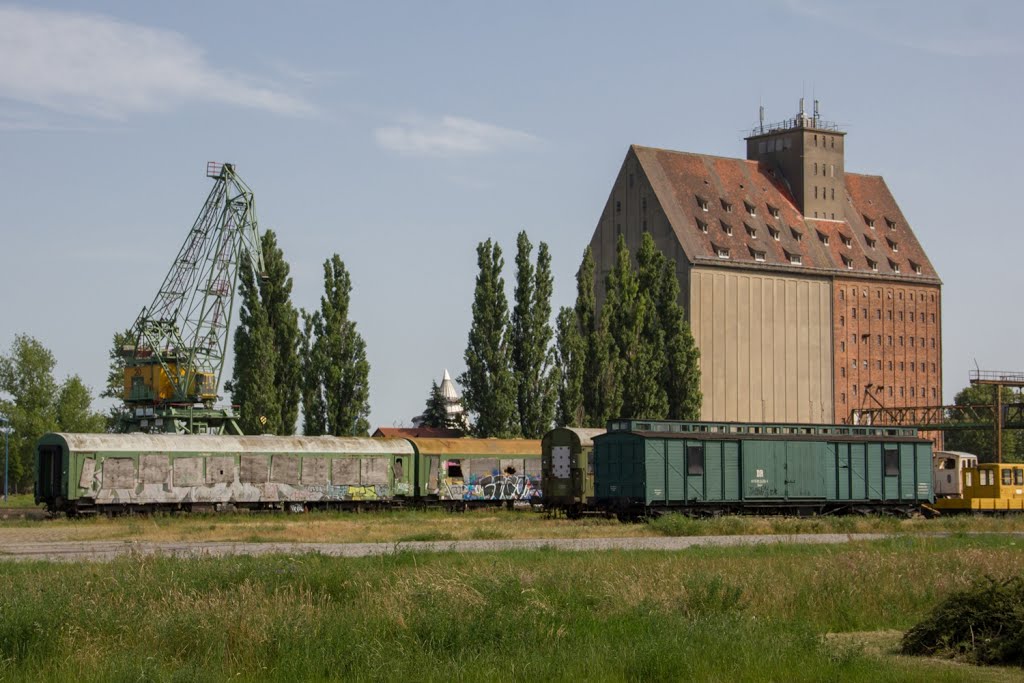 Getreidespeicher am Handelshafen by Stephan Meisel