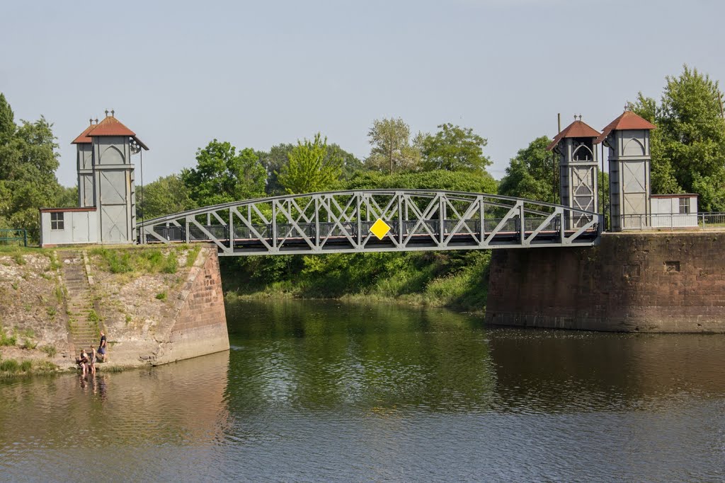 Historische Hubbrücke am Handelshafen by Stephan Meisel