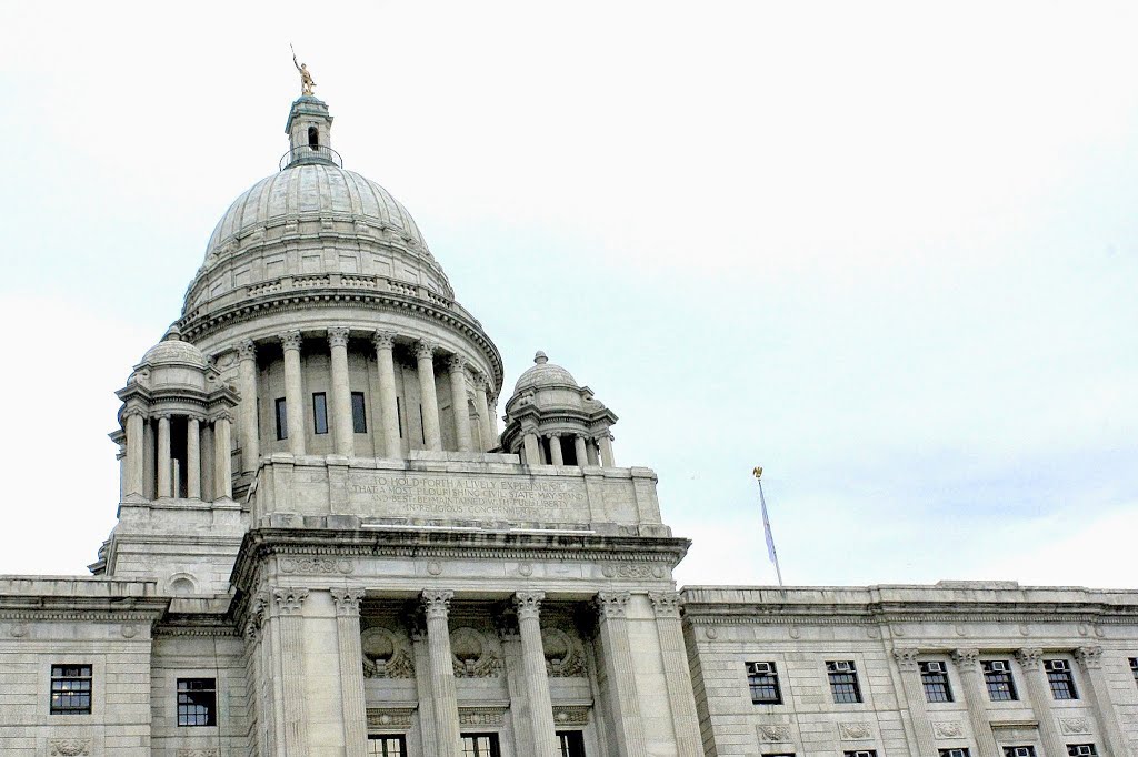 Rhode Island State House by MementoMori