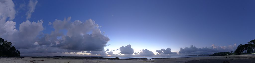 Dawn on Jervis Bay from near Tapalla Point by moosefly24