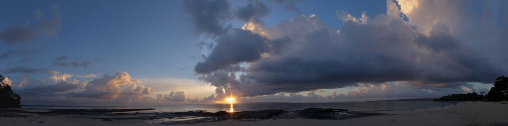 Sunrise on Jervis Bay from near Tapalla Point by moosefly24