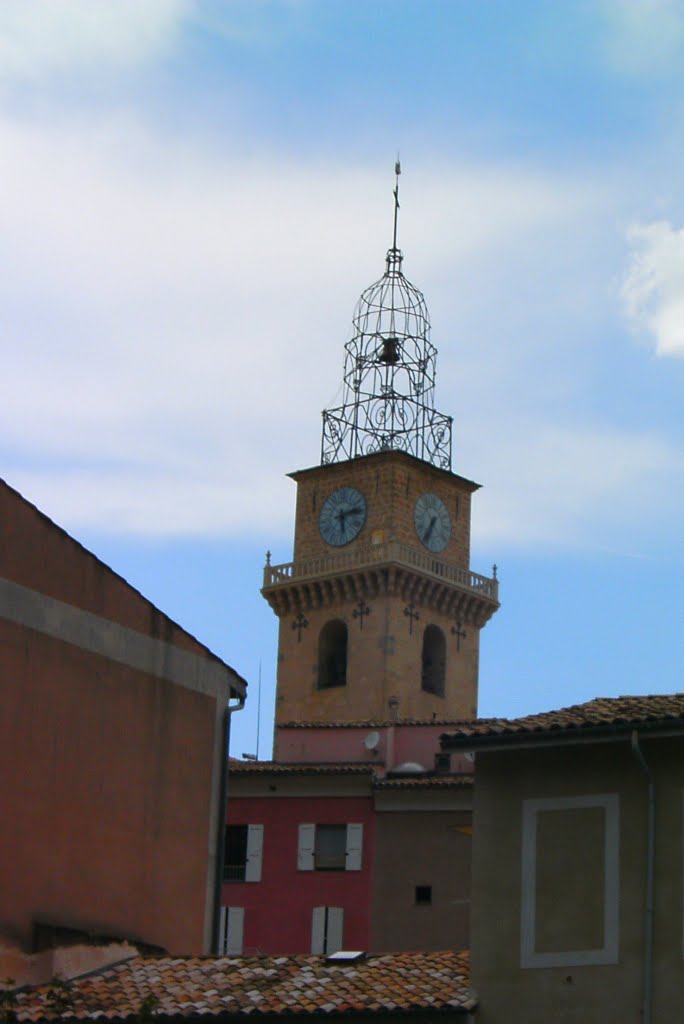 Campanile Cathédrale Saint-Jérôme by Florian Pecoul