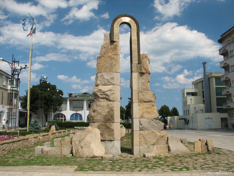 Monumentul Mangalia by xplorio