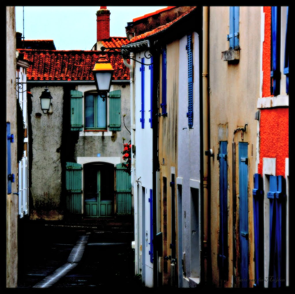 Colors in Saint-Gilles-Croix-de-Vie, France by © cvandermeijden