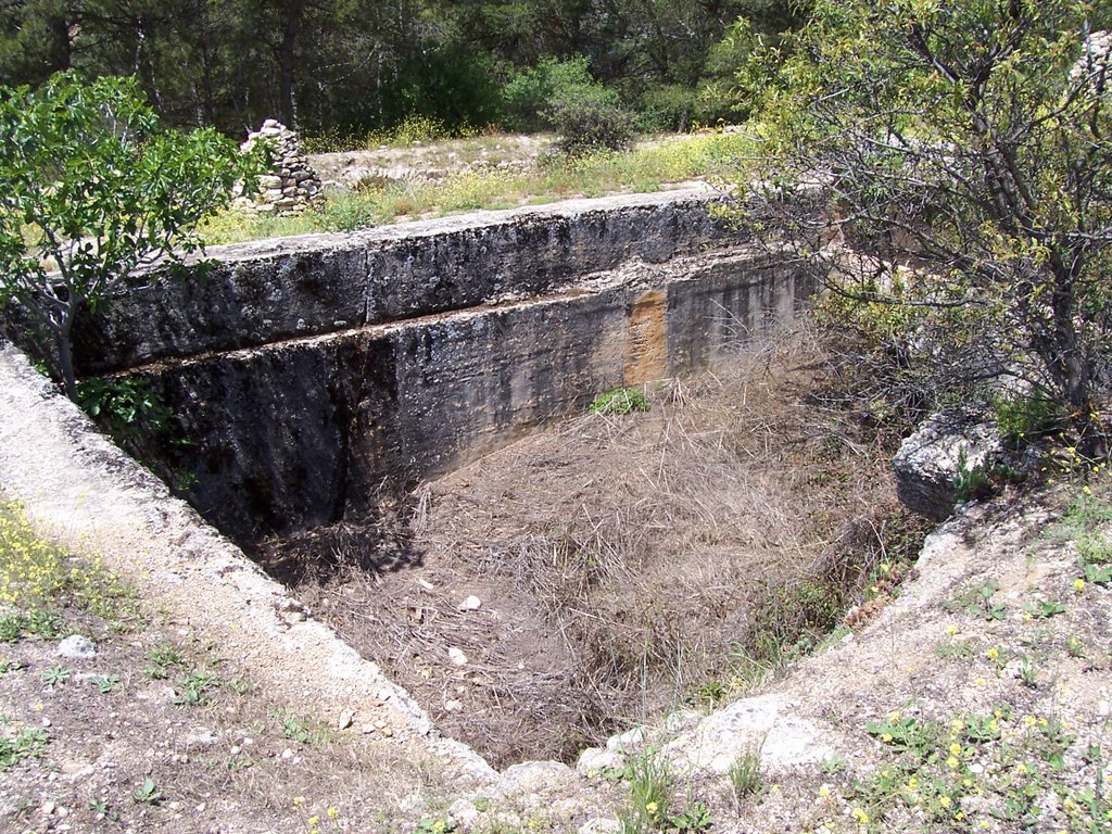 Aljibe del Castillo de Montefrio, Granada by ea7fmc