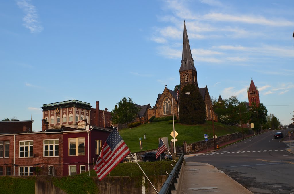 View of Emmanuel Episcopal Church by rcmori