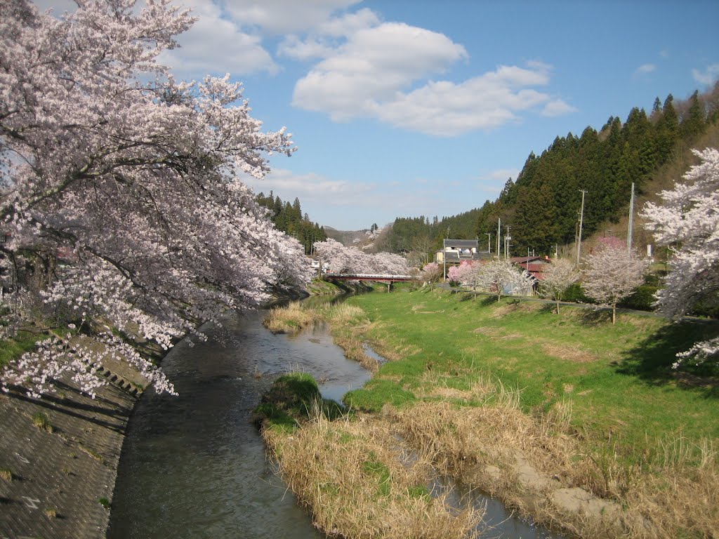 Small river bed　(Upstream of the Kyowa Bridge) by addh Save Panoramio