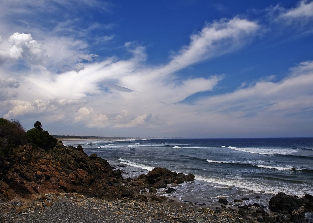 Northeast along Ogunquit Beach from Marginal Way by Tom Keough