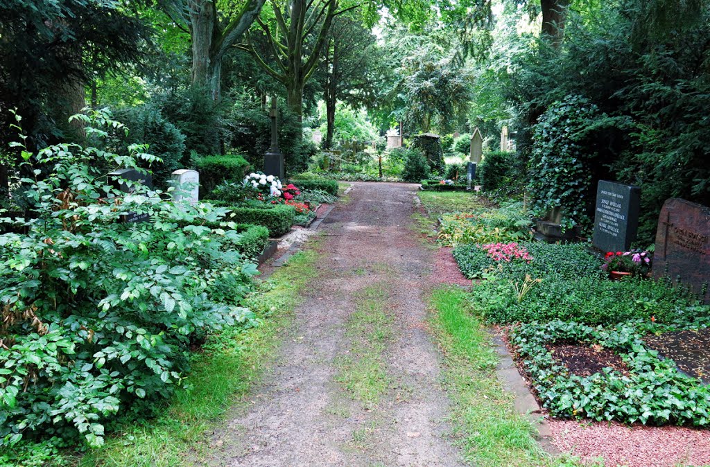 Frankfurt - Hauptfriedhof. by R.F.Rumbao