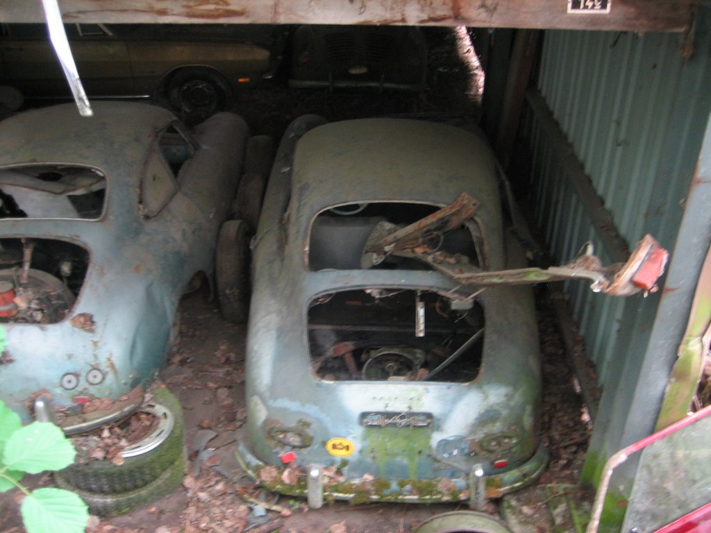 Porsche 356, Autofriedhof Kaufdorf by frisu1