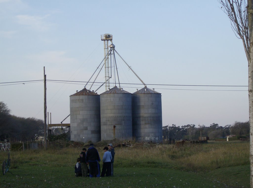 Silos de la Estación by juaneteh