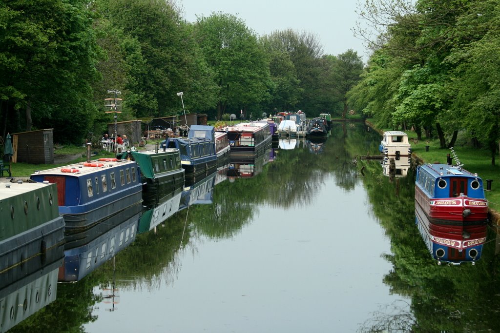 Aire Valley Marina, Leeds - http://www.ollieclark.com/photobin by Ollie Clark