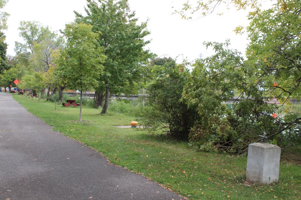 Lock 32 Canal Park trail by Rochester Parks