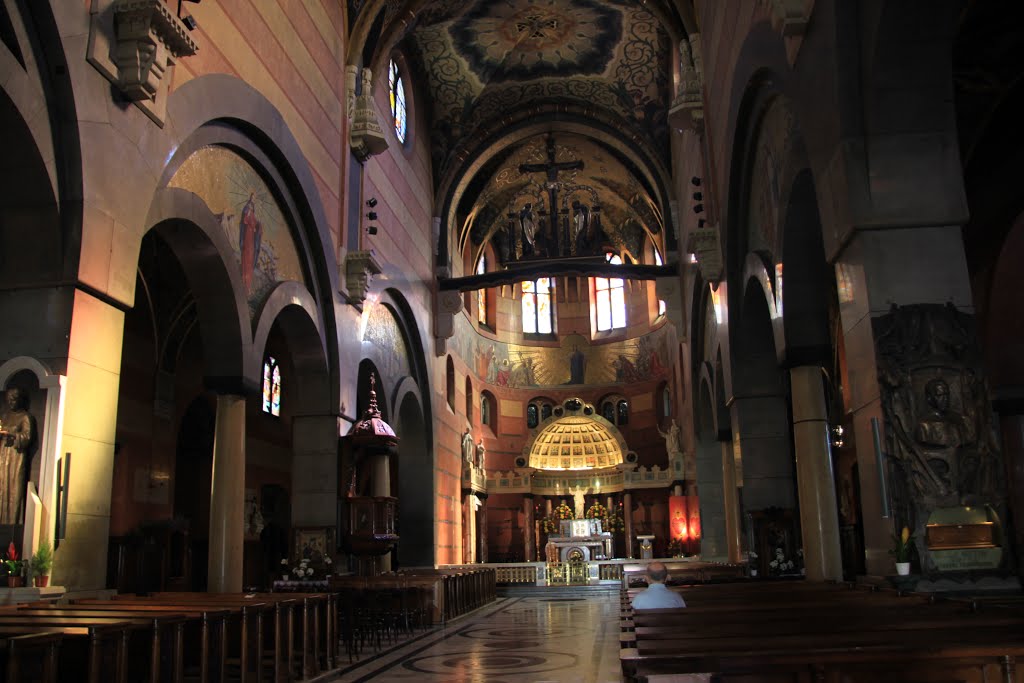 Basilica of the Sacred Heart of Jesus, on Kopernika, Interior by JohnHW