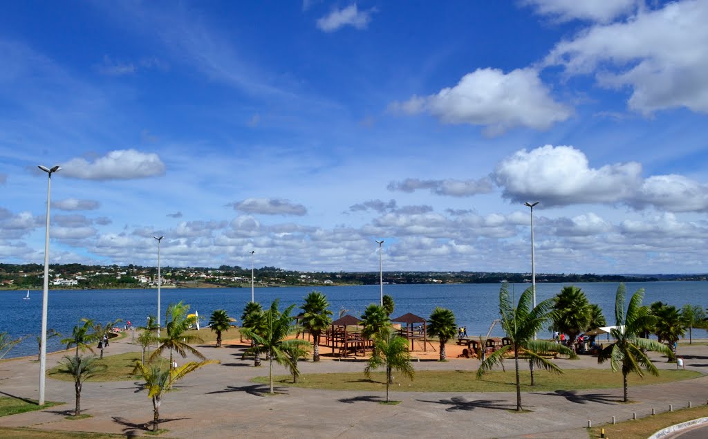 A Praça do Lago! by Arolldo Costa Oliveira