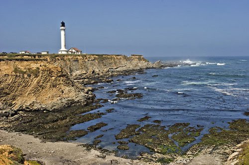 Point Arena Lighthouse by TageB