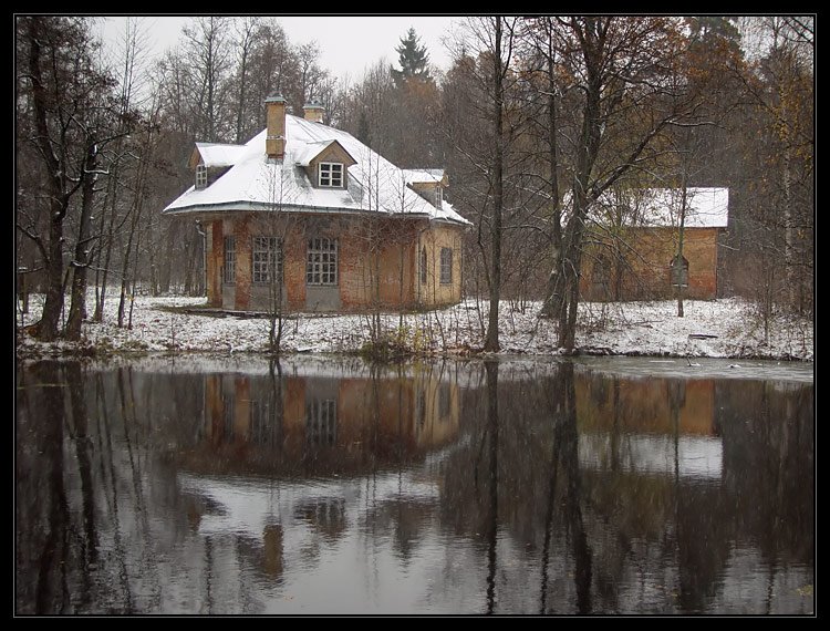 Cottage - late autumn by Synoptic