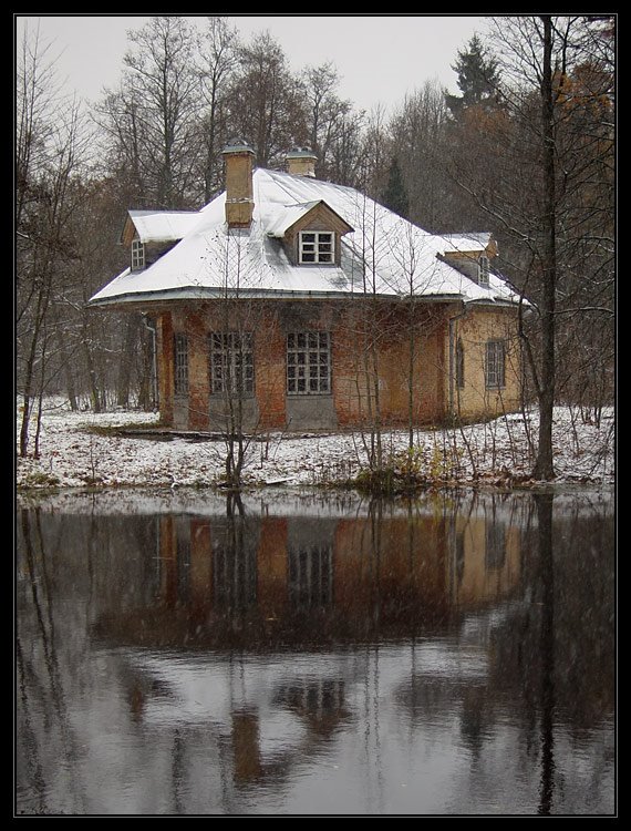 Cottage - late autumn by Synoptic