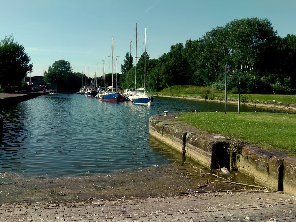 St. Helens Canal near Widnes by Mike De