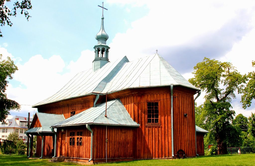 Łosiniec - kościół parafialny p.w. Opieki św. Józefa Oblubieńca NMP . Do 1919 roku cerkiew św. Michała Archanioła . Zbudowana w 1732 r. z fundacji Zamoyskich. Orientowana . Konstrukcji zrębowej by grzegorzd80