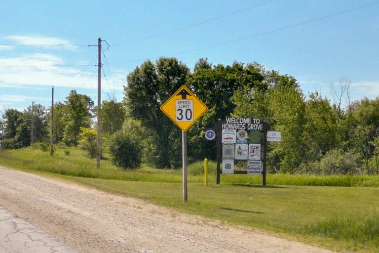 Howards Grove, Wisconsin welcome sign by D200DX