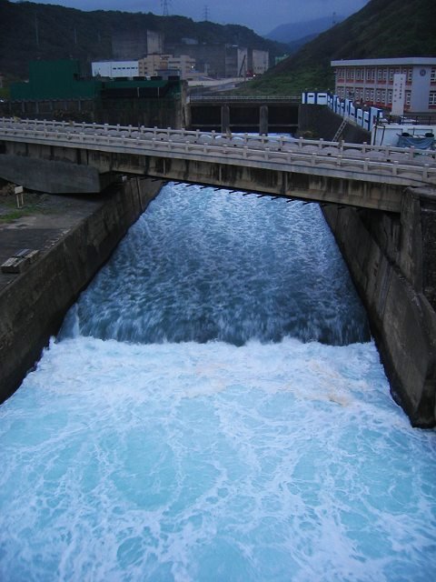 Nuclear Power Plant Outfall of Thermal( 核一廠排水口) by Arafat Wu