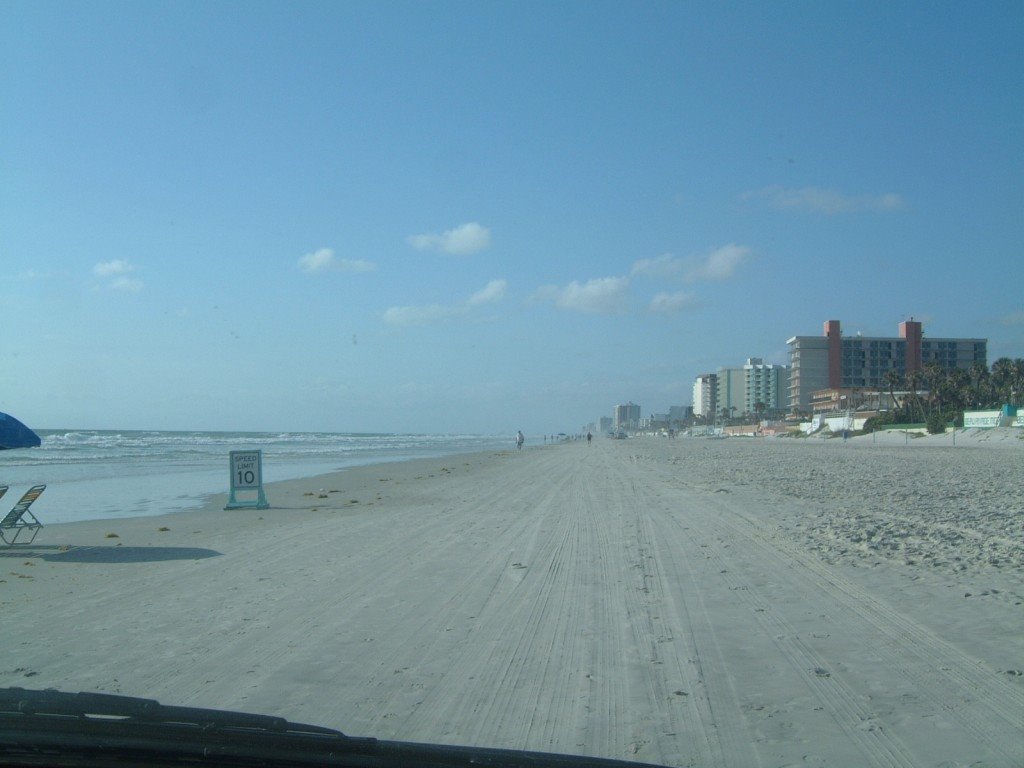 Daytona Beach by dantichy