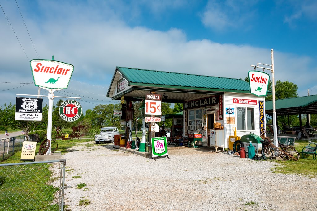 Historic Route 66 - 'Gay Parita' Sinclair Service Station near Halltown, Missouri by MikePScott