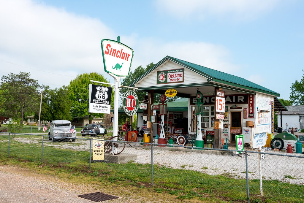 Historic Route 66 - 'Gay Parita' Sinclair Service Station near Halltown, Missouri by MikePScott