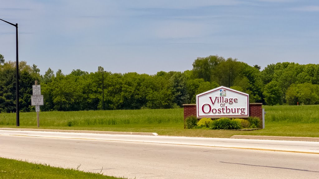 Oostburg, Wisconsin welcome sign by D200DX