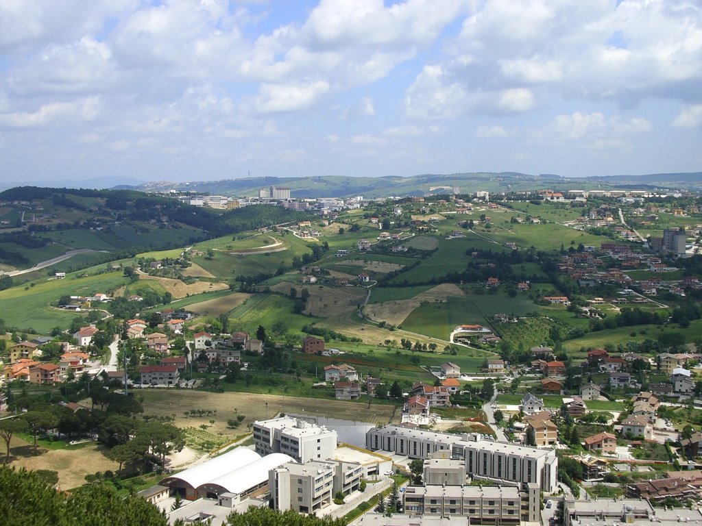 Panorama di Campobasso dal Castello Monforte by Geosergio