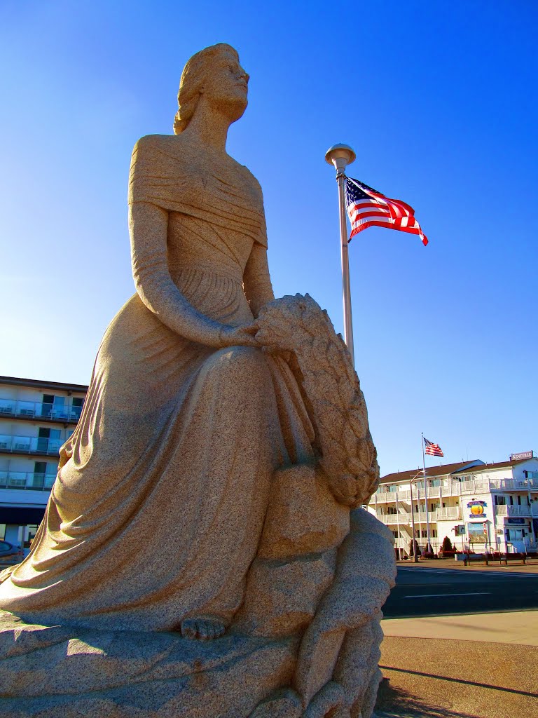 The New Hampshire Marine Memorial by MementoMori