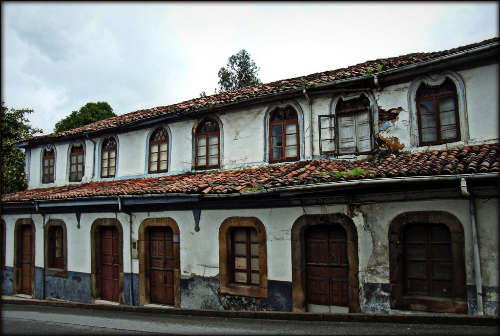 Casas en Noreña. by PAÑEDA