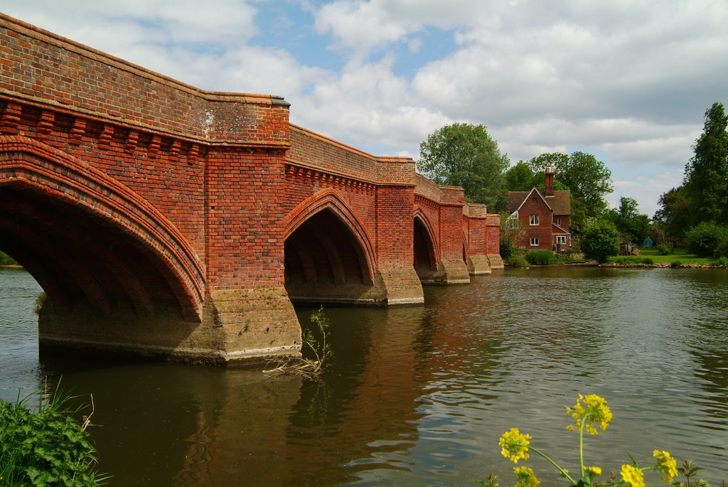 Clifton Hampden, Oxfordshire by Ian T. James