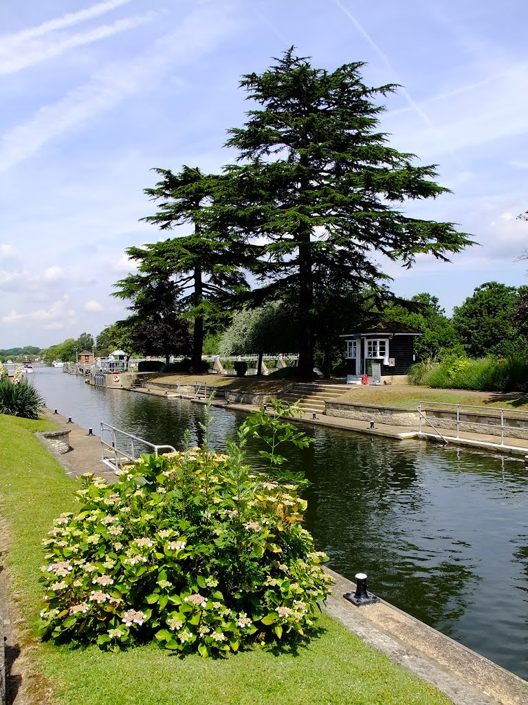 Bell Wier Lock by Peter Gooding