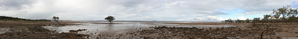 Panoramic view of one of the most epic beaches in Queensland, Australia – the Clairview beach _ by kaihopara