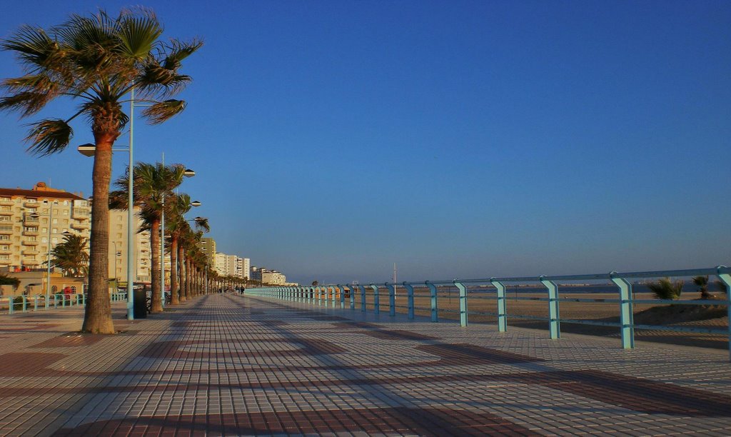 Paseo maritimo de la playa de Valdelagrana --Puerto de Santa Maria (Cadiz) by Califa