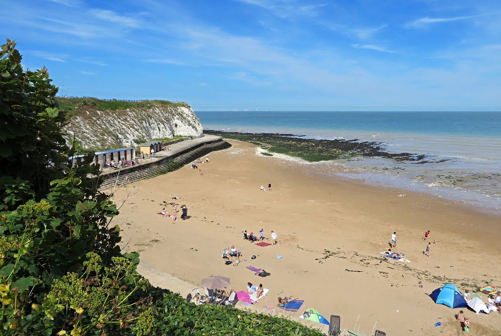 Dumpton Gap Beach by BazViv