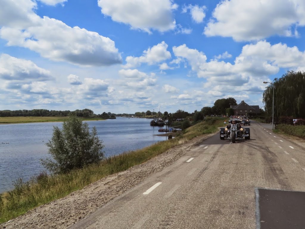 NL - Nederhemert - Maasdijk by Danny Danckaert