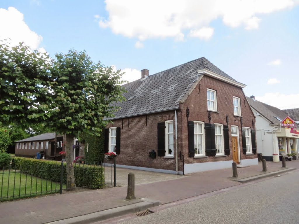 NL - Ammerzoden - Haarstraat by Danny Danckaert