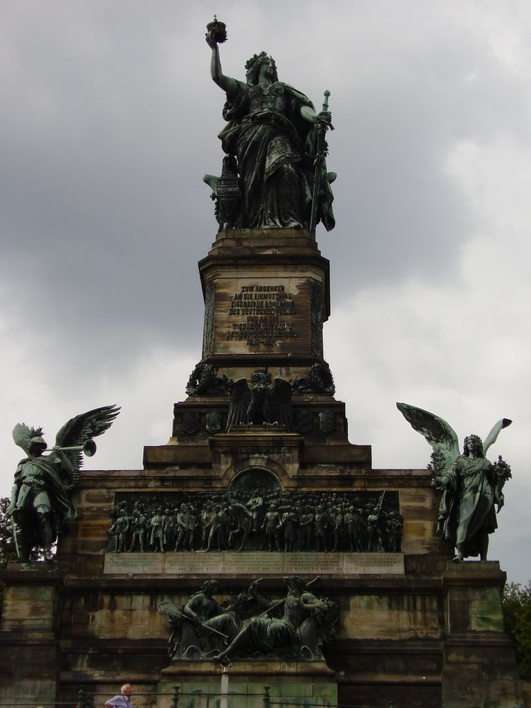 The Germania monument, Rudesheim by woodbeast