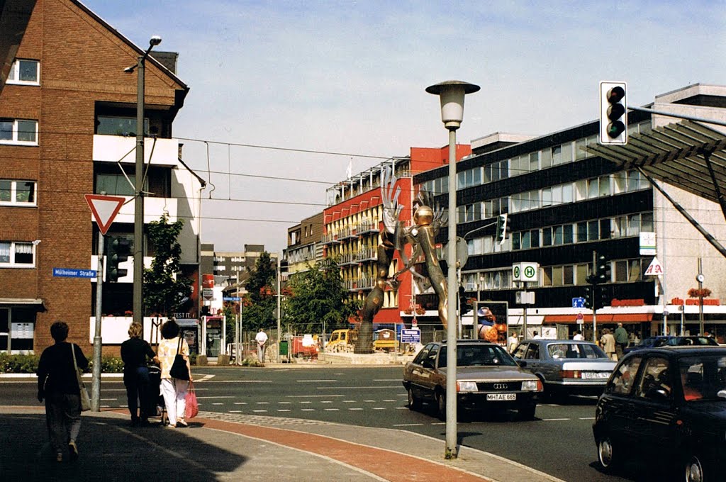 Oberhausen Mullhaimer Street by JanKulczak