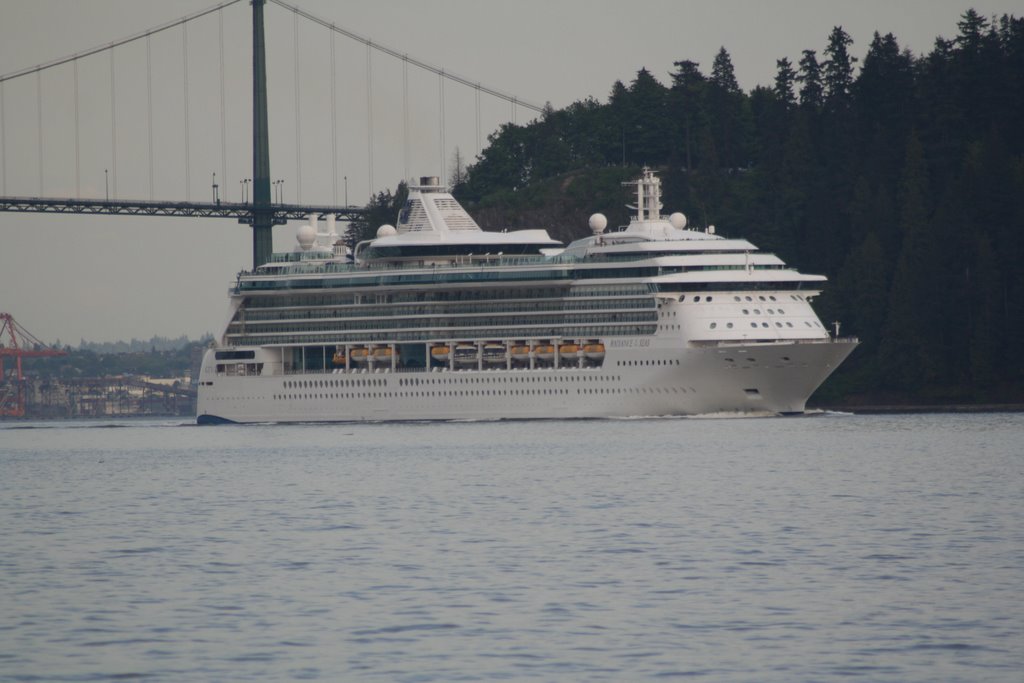 Cruise ship under Lions Gate from Ambleside by modera