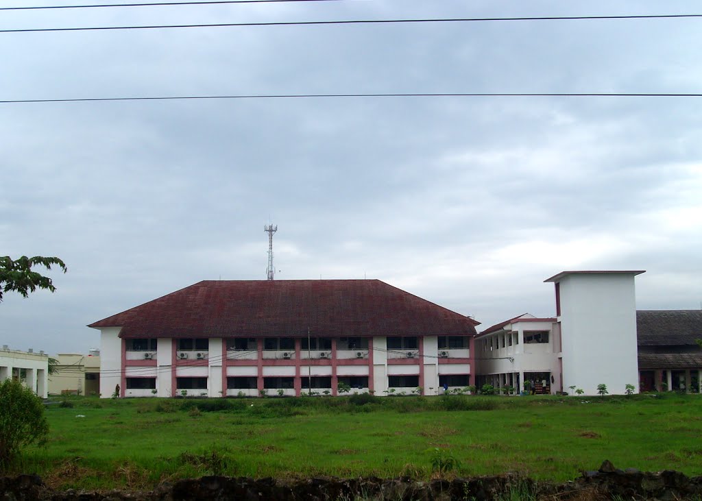 Gedung Rawat Inap RSUD Arjawinangun Cirebon by tresna foto's