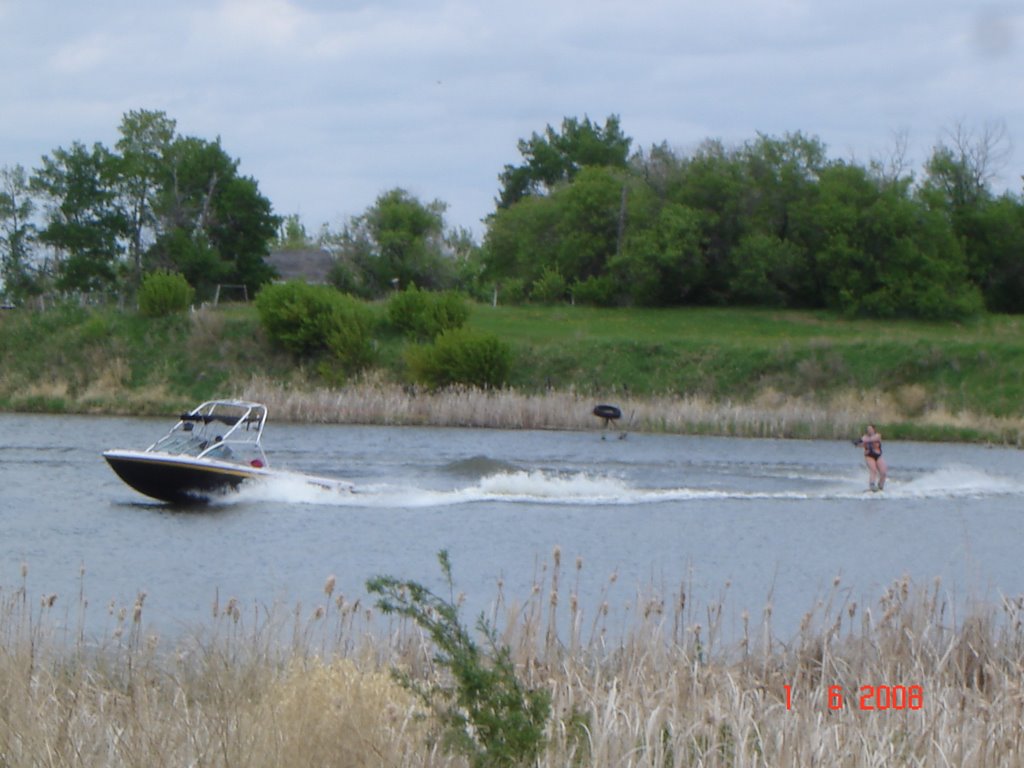 Water-ski Innisfail by Tony Sterl