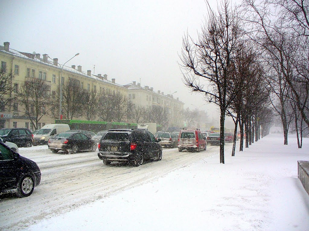 Г. Минск. Стихия в нашем городе. Проспект Независимости. by Виктор Скалдин