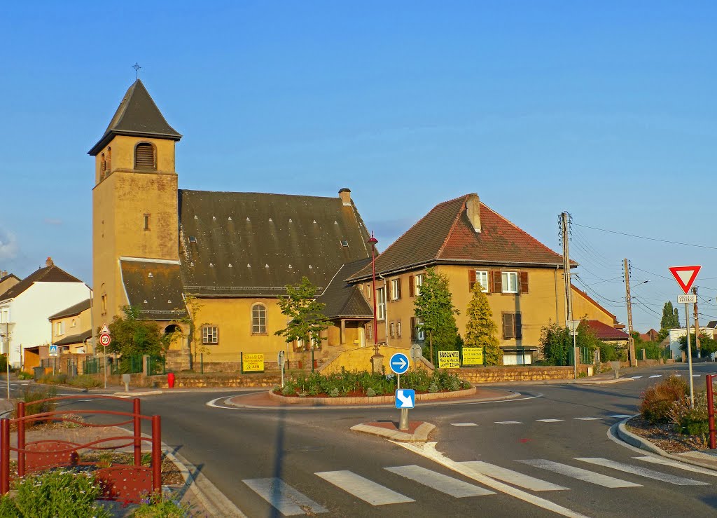 Église luthérienne, rue de Carling à L'Hôpital by Jean-Marc Pascolo