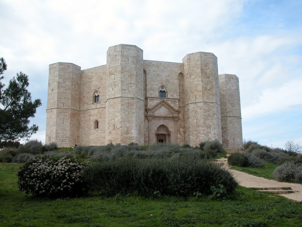 Castel del monte 018 by erika_giuseppe